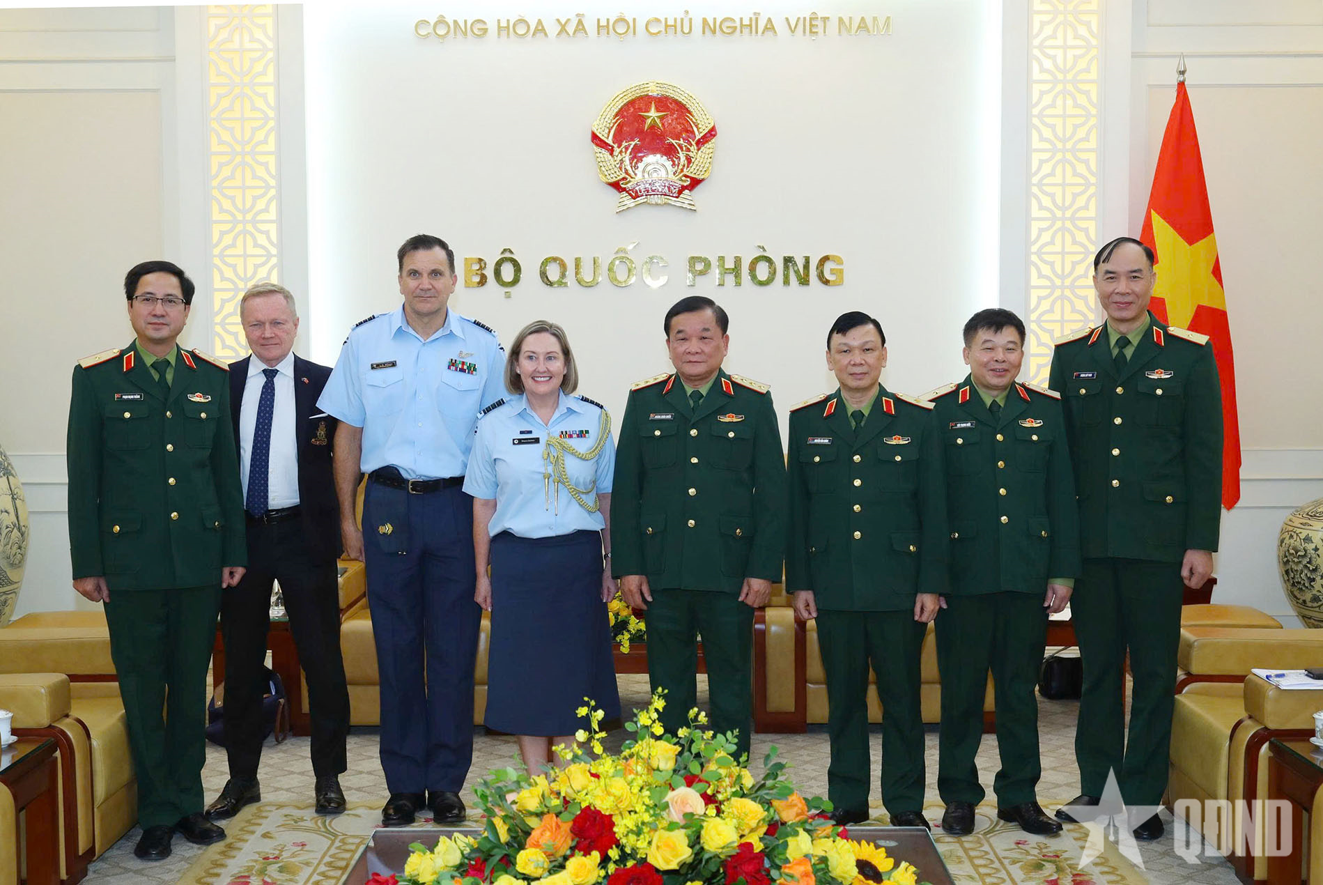 Thượng tướng Hoàng Xuân Chiến tiếp Tùy viên Quốc phòng New Zealand 